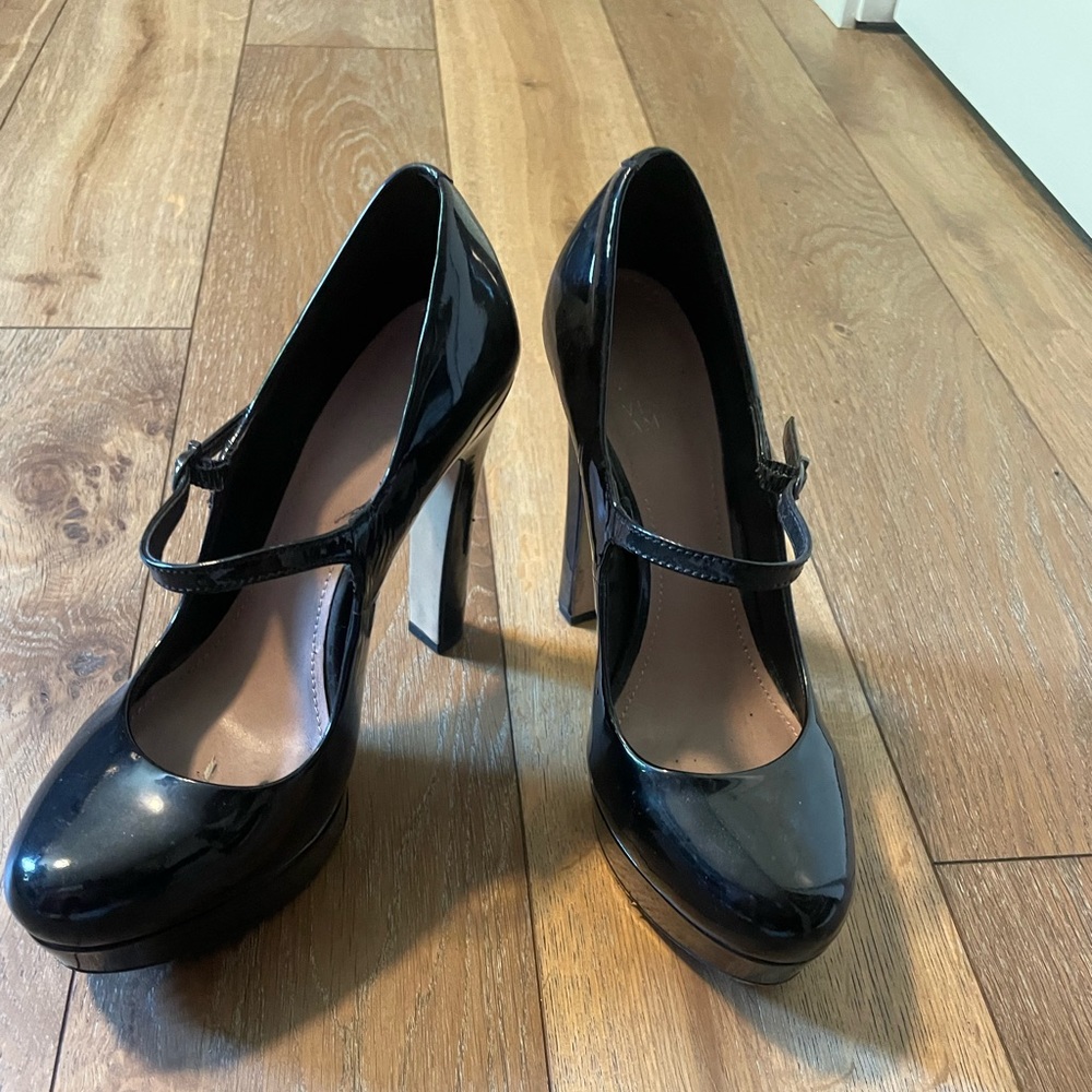Mary Jane Pumps